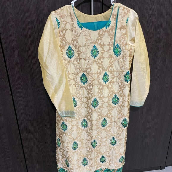 Pakistani/Indian Shalwar Kameez THROW AWAY PRICE - Picture 4 of 7